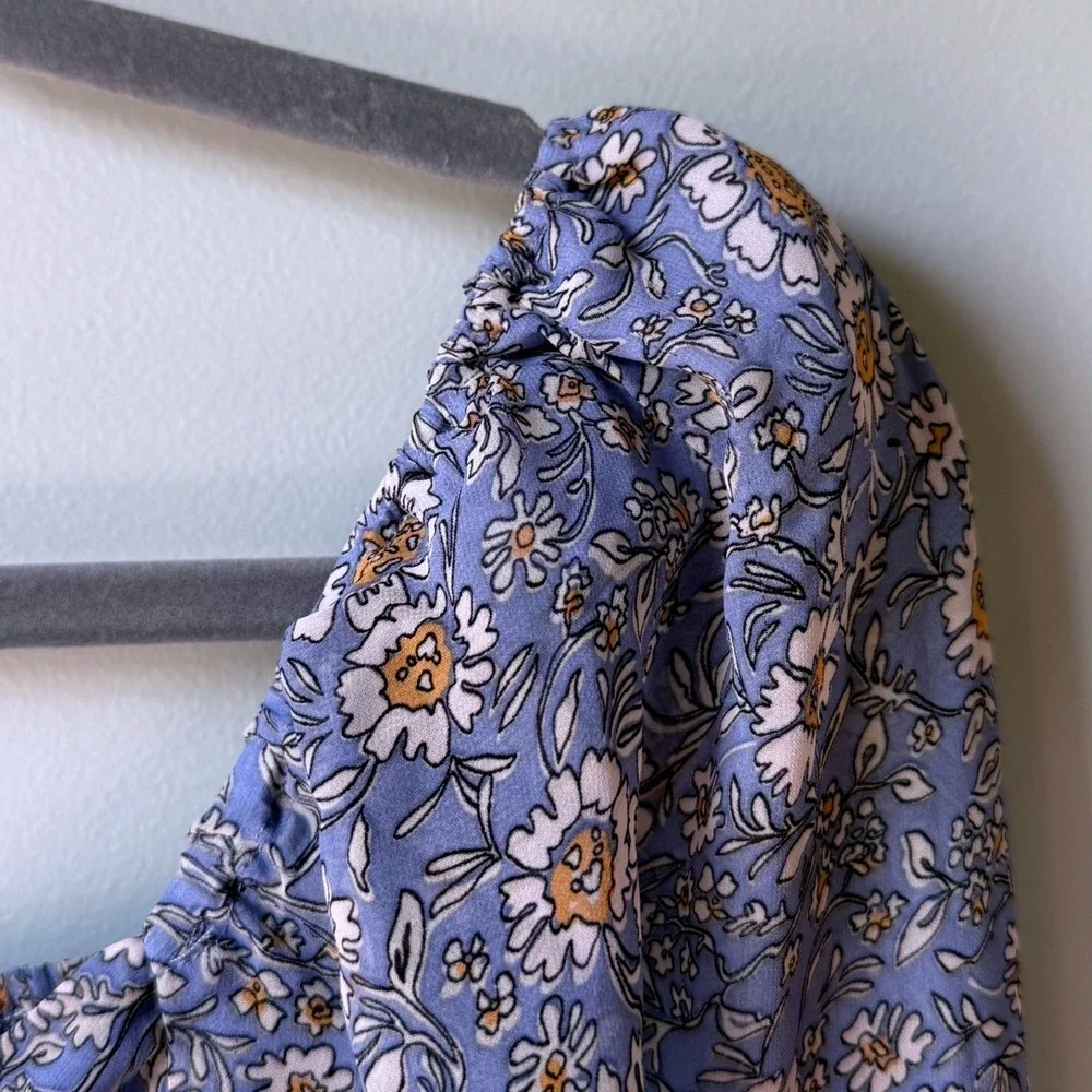 ASTR The Label Pinto Top Blue Floral Ruched Milkmaid Puff Sleeve Cropped Small